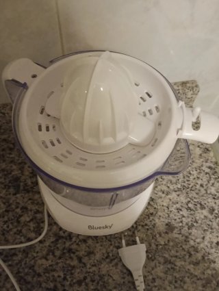 Exprimidor de cítricos eléctrico