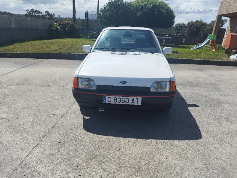 Ford Escort 1.6 GT - foto 1
