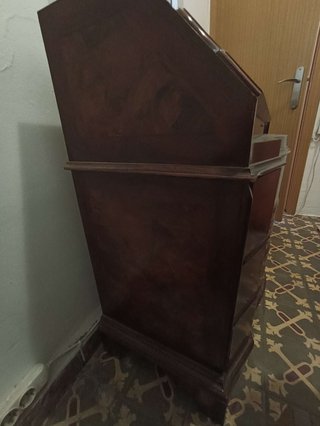 Cómoda antigua de madera