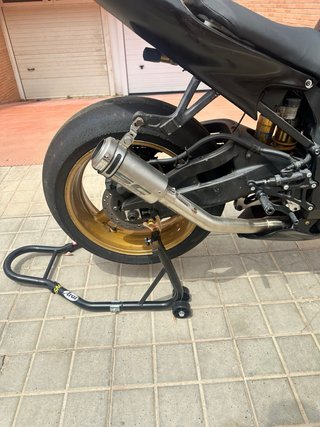 Yamaha R1 Circuito 2003 Negra/Dorada