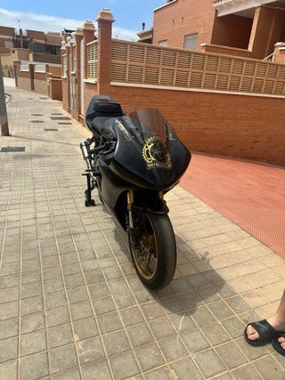 Yamaha R1 Circuito 2003 Negra/Dorada