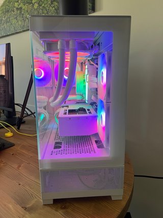 PC Gaming Alta Gama AMD 9800X3D + RX 9070 XT