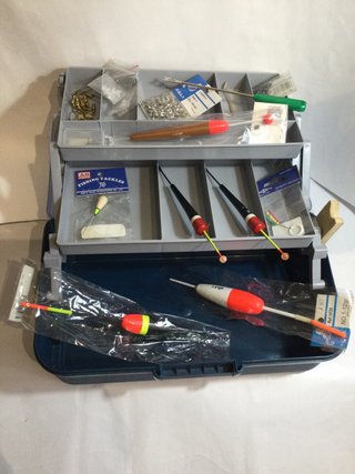 Caja de plástico con asa