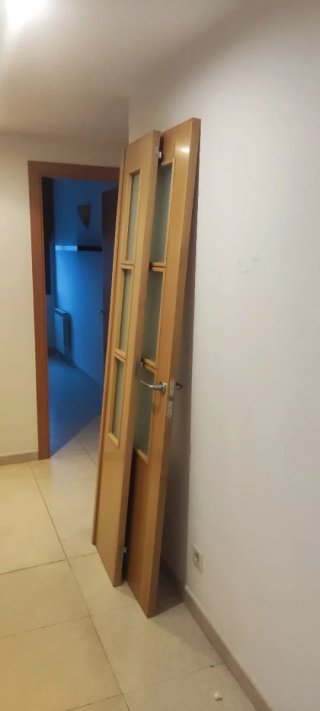 Puerta doble madera con cristal, marcos incluidos