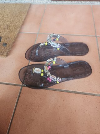 Infradito donna con decorazioni