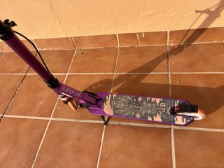Patinete morado Decathlon