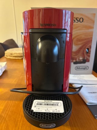 Cafetera Nespresso Vertuo Plus Roja
