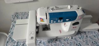 Máquina de coser bordadora Alfa Duo