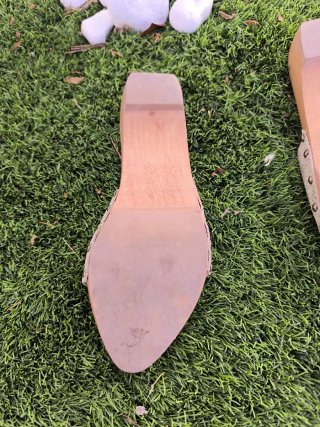 Sandalias zueco madera doradas y plateadas