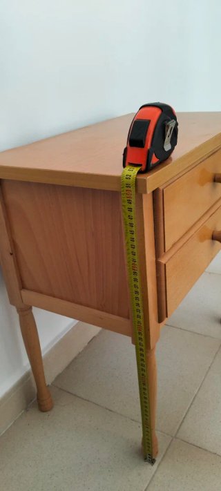 Mesita de noche de madera