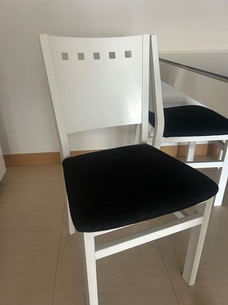 Mueble salón + mesa y 4 sillas