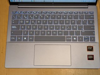 HP Aero 13-bg0xxx Ryzen 7 8840U 13.3"