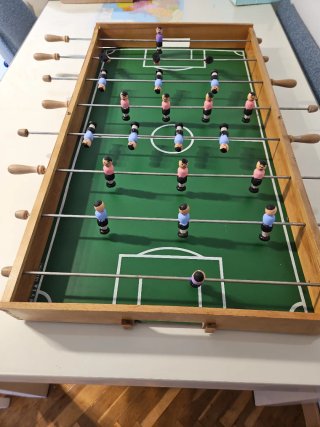 Futbolín vintage de madera