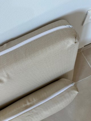Conjunto cojines de tela beige para exterior