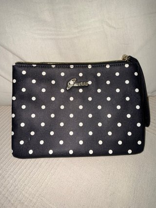 Bolso de mano Guess lunares