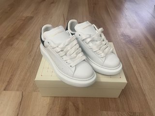 Alexander McQueen Blancas