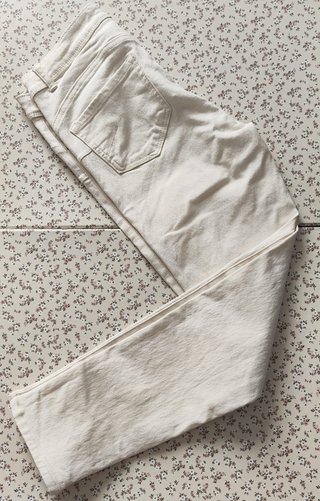 Pantalón TEX blanco y shorts negros PRIMARK.