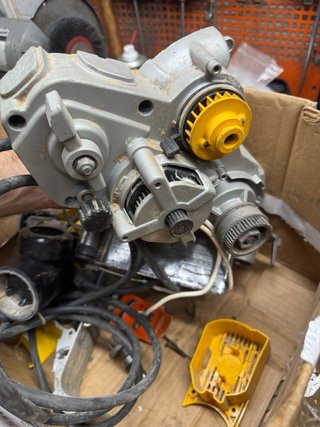Lijadora de banda Dewalt DW432-QS