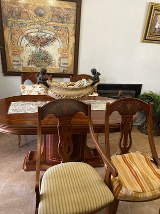 Mesa de madera maciza y 5 sillas