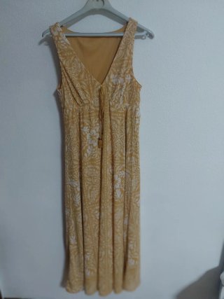Vestido largo amarillo floral Springfield