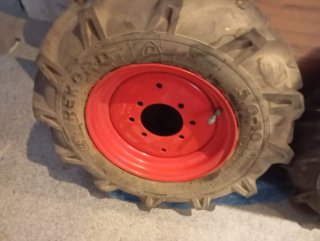 Ruedas para motocultor y bujes  para Honda y simil