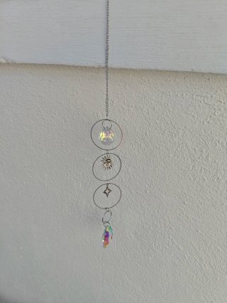 Atrapasol colgante con cristales