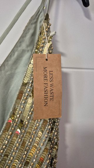 Vestido ASOS DESIGN de fiesta con lentejuelas