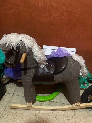 Caballo balancín infantil