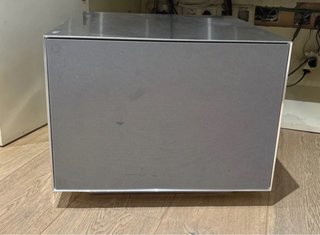 Subwoofer Loewe Plateado