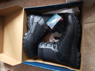 Botas Barbaric Talla 44 Negras