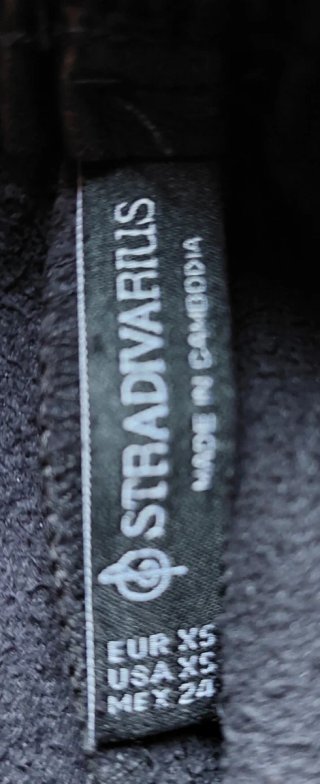 Pantalón cuero negro talla XS, Stradivarius