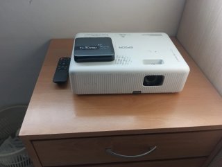 Proyector Epson + Android TV