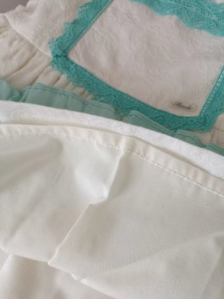 Vestido niña blanco con encaje turquesa