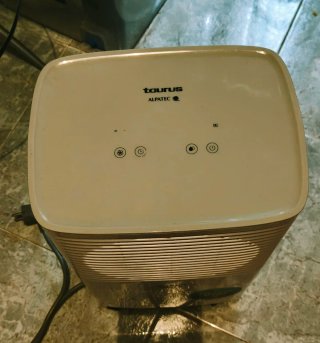 Deshumidificador blanco
