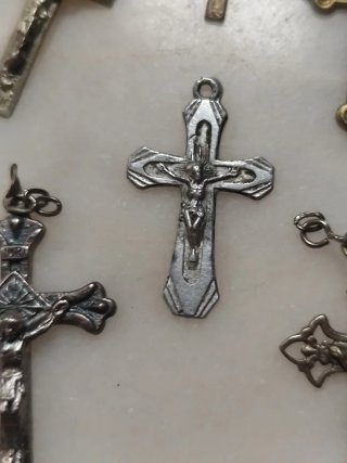 Lote 6 crocifissi antichi per rosari