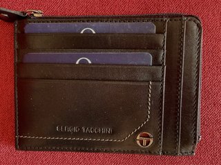 Portafoglio uomo sergio tacchini colore nero.