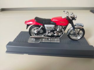 Norton Commando año 1969 escala 1/24