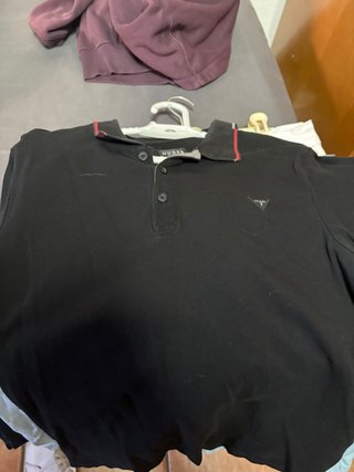 Polo Guess Negro Talla M con Detalles Rojos
