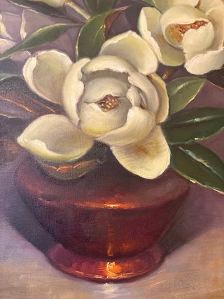 Cuadro al óleo de magnolias en jarrón
