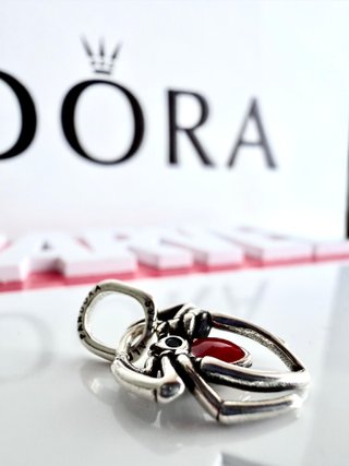 Pandora Charm Araña Corazón Rojo