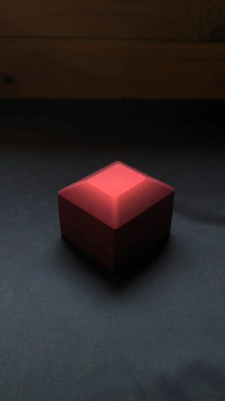 Caja para anillo con luz LED