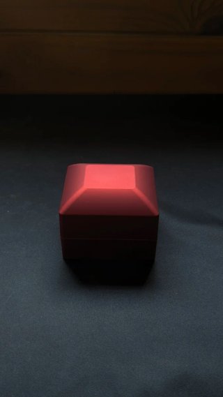 Caja para anillo con luz LED