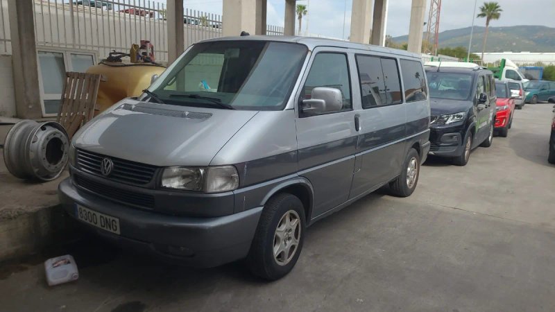 Volkswagen Multivan 2002 - foto 1
