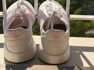 Adidas Bambas Blancas y Rosas