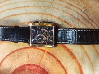 Reloj Lotus Cronógrafo Dorado y Negro