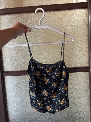 Camiseta floral veraniega