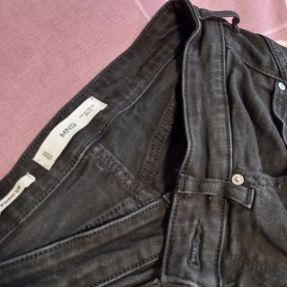 Pantalón pitillo negro