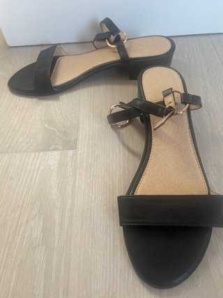 Sandalias tacón bajo negras Talla 40