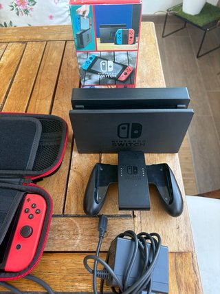 Nintendo Switch Azul y Rojo Completa