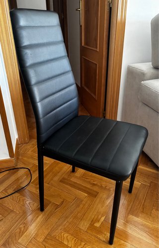 Mesa cristal extensible + 6 sillas negras